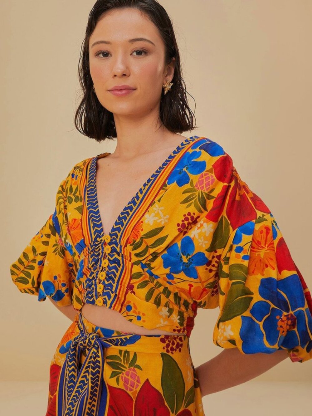 FARM Rio Yellow Floral Puff Sleeve Short Sleeve Crop Top - Size XS NWT Tropical